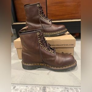 Dr. Martens 8 Eyelet 1460 Bex Dark Brown Unisex Adult Boots USM7 USL8